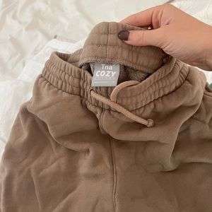 Aritzia sweatpants